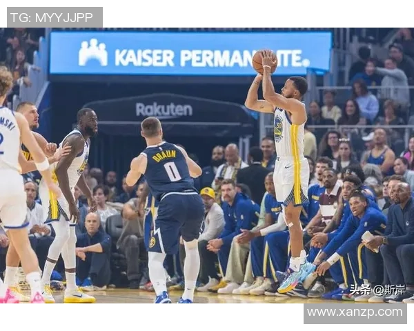 勇士与掘金季后赛第三场激战回顾球星表现与关键时刻分析