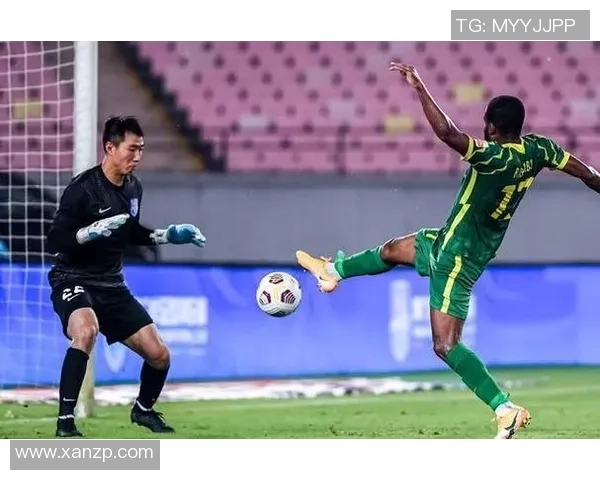 3-0！北京国安大迸发，天外飞仙+神仙球，张玉宁头拱对手“裆部”